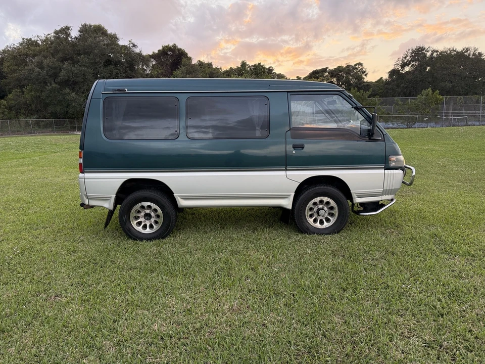 1996 Mitsubishi Delica 4th Gen - Image 5 of 21