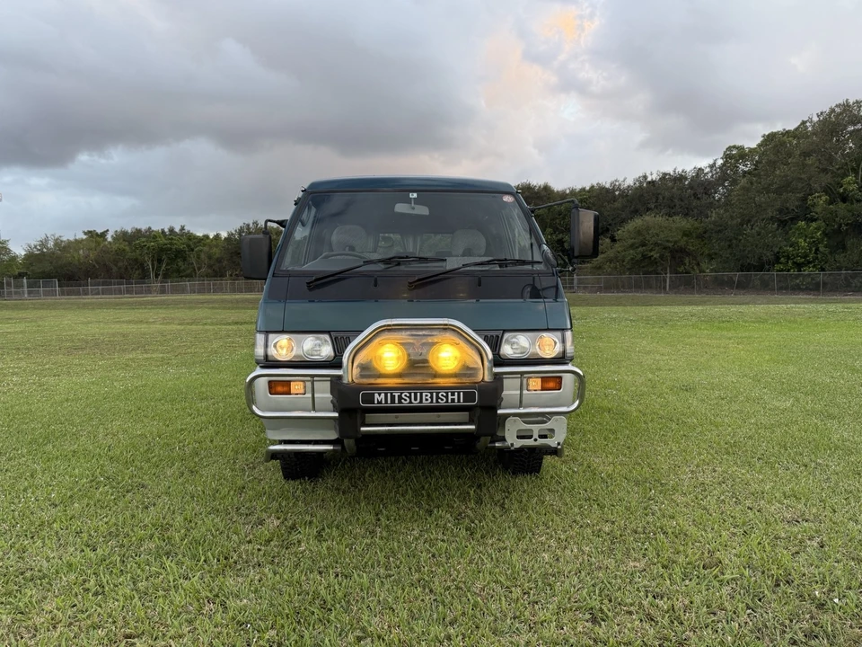 1996 Mitsubishi Delica 4th Gen - Image 8 of 21
