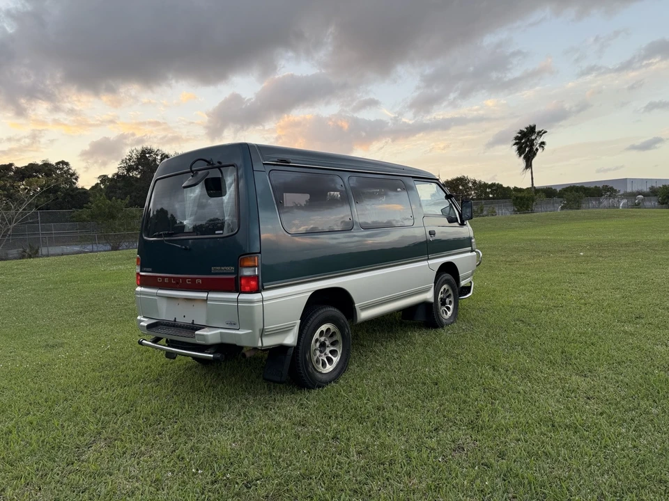 1996 Mitsubishi Delica 4th Gen - Image 4 of 21