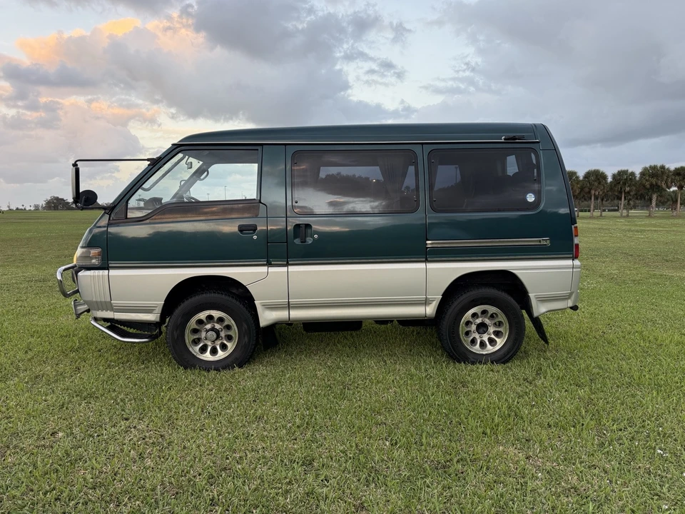 1996 Mitsubishi Delica 4th Gen - Image 7 of 21