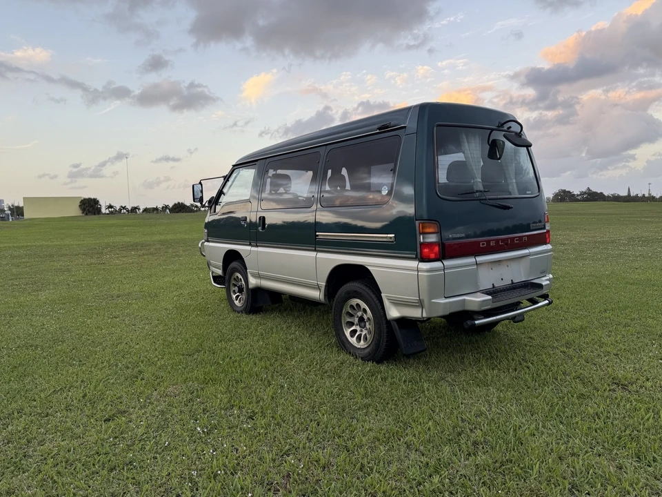 1996 Mitsubishi Delica 4th Gen - Image 3 of 21