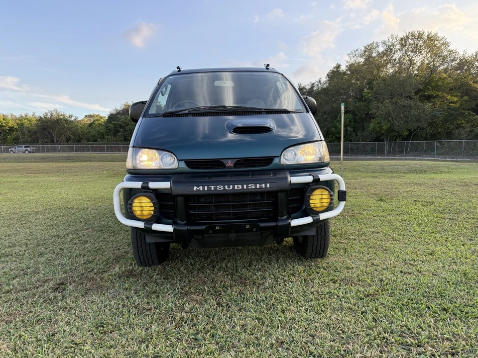 1996 Mitsubishi Delica 4th Gen - Image 8 of 21