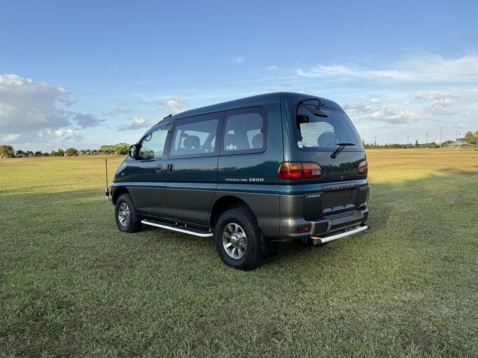 1996 Mitsubishi Delica 4th Gen - Image 2 of 30