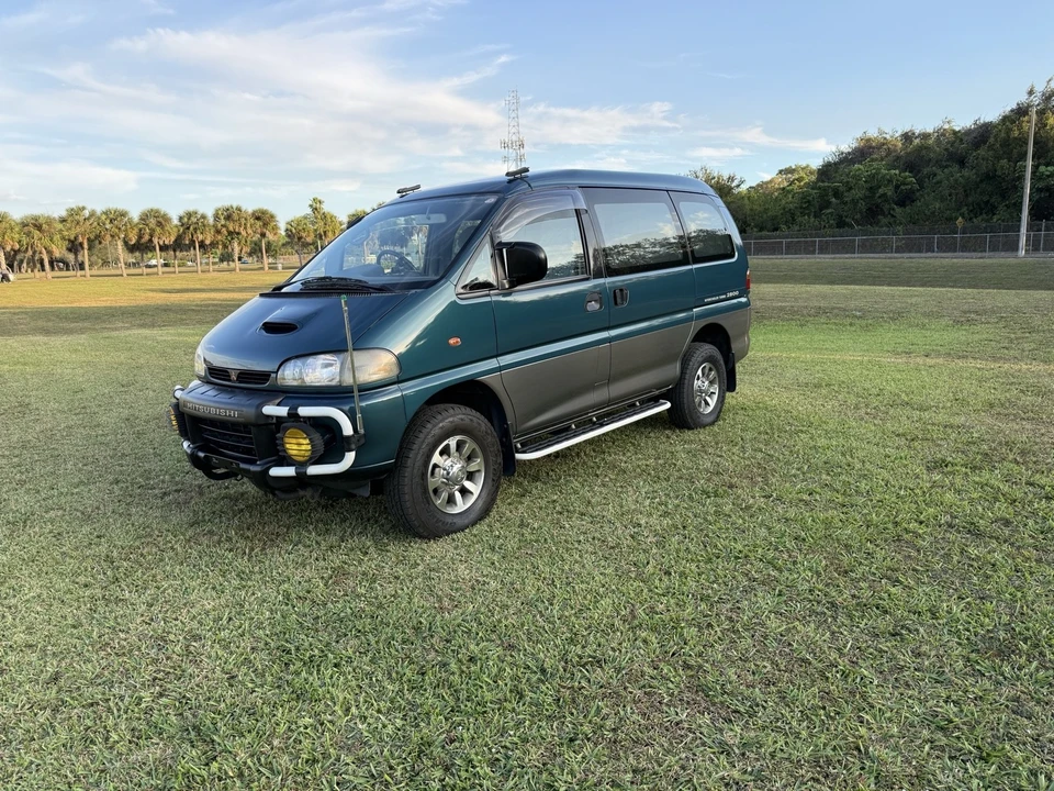 1996 Mitsubishi Delica 4th Gen - Image 6 of 30