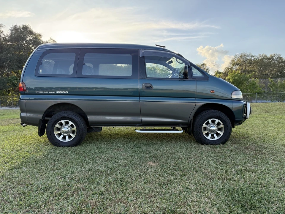 1996 Mitsubishi Delica 4th Gen - Image 5 of 21