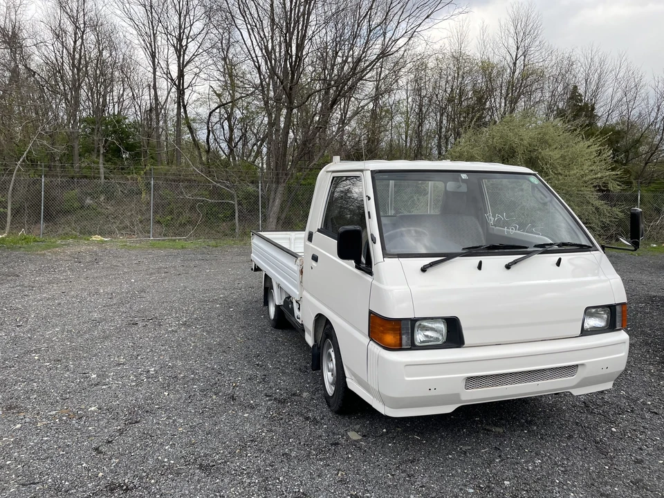 1996 Mitsubishi Delica 4th Gen - Image 17 of 31