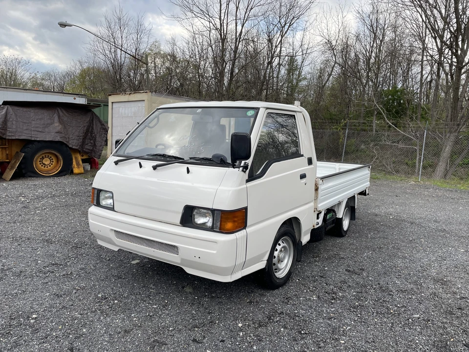 1996 Mitsubishi Delica 4th Gen - Image 7 of 31