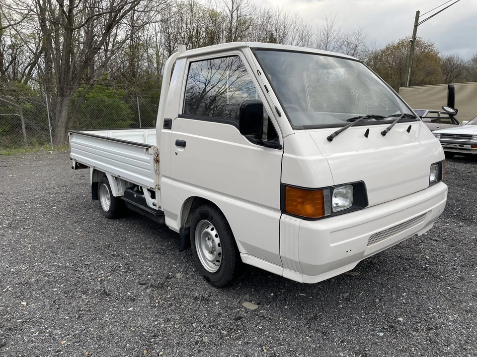 1996 Mitsubishi Delica 4th Gen - Image 23 of 31