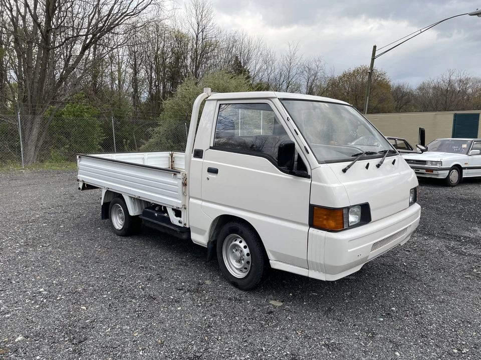 1996 Mitsubishi Delica 4th Gen - Image 20 of 31