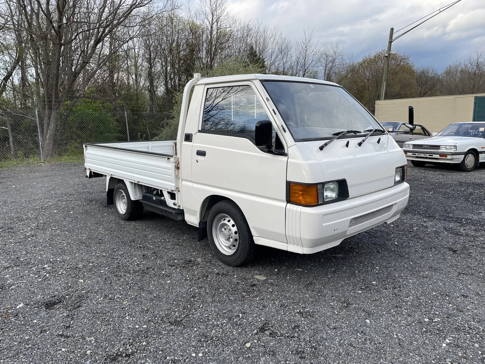 1996 Mitsubishi Delica 4th Gen - Image 22 of 31
