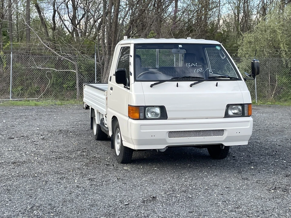 1996 Mitsubishi Delica 4th Gen - Image 16 of 31