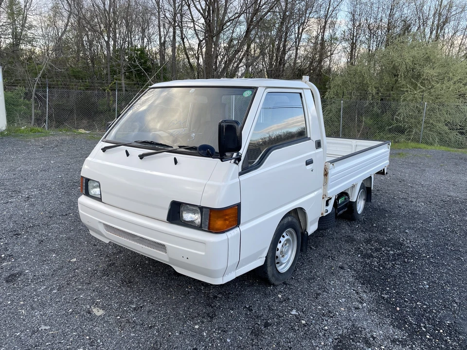 1996 Mitsubishi Delica 4th Gen - Image 5 of 31