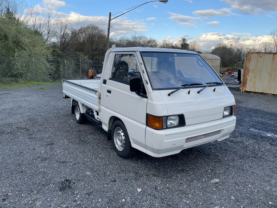 1996 Mitsubishi Delica 4th Gen - Image 27 of 31