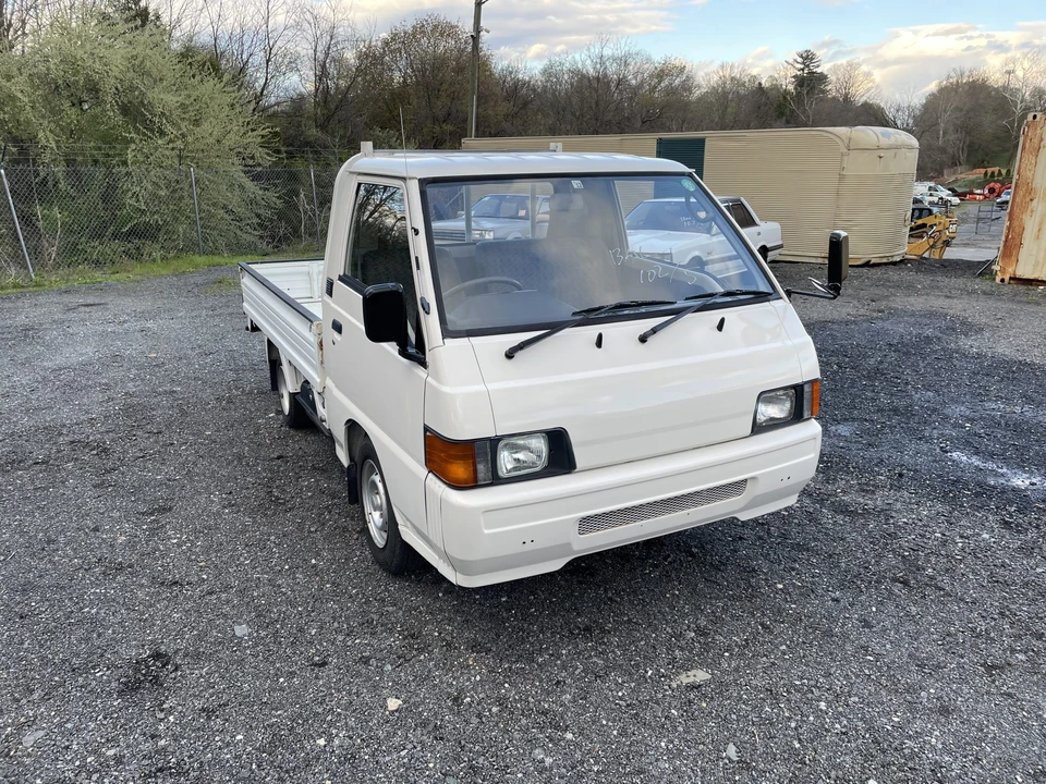 1996 Mitsubishi Delica 4th Gen - Image 18 of 31