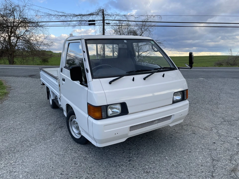 1996 Mitsubishi Delica 4th Gen - Image 19 of 31
