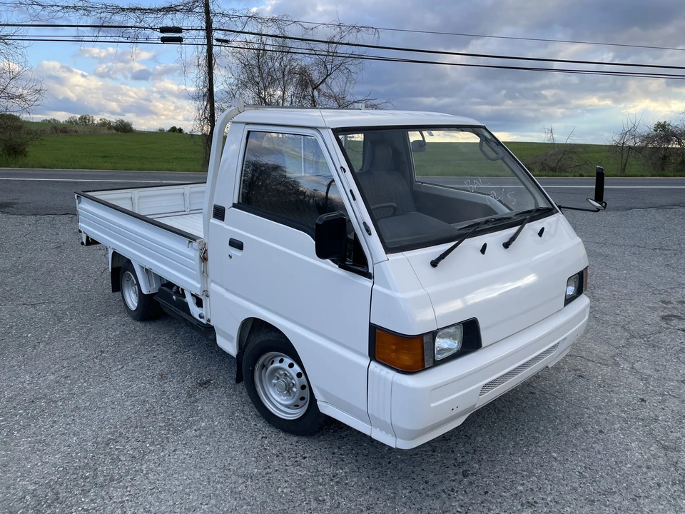 1996 Mitsubishi Delica 4th Gen - Image 29 of 31