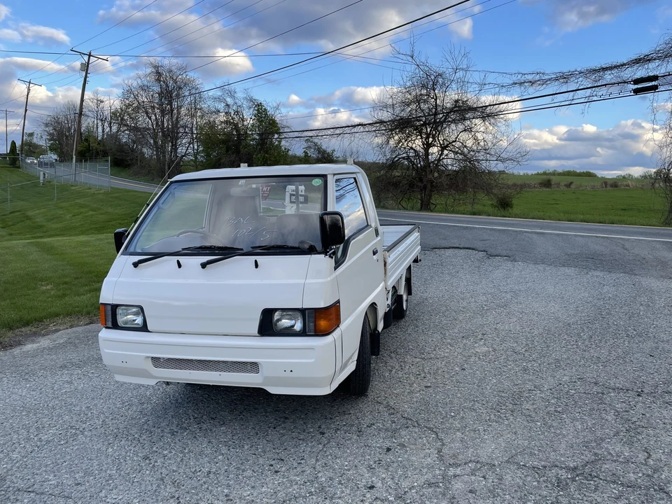 1996 Mitsubishi Delica 4th Gen - Image 10 of 31