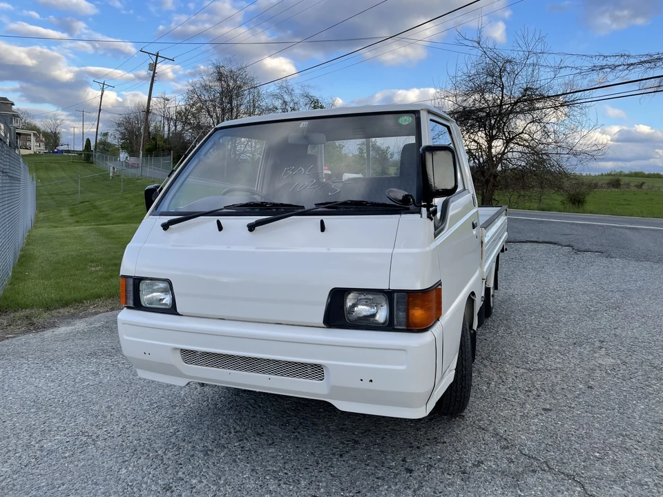 1996 Mitsubishi Delica 4th Gen - Image 11 of 31