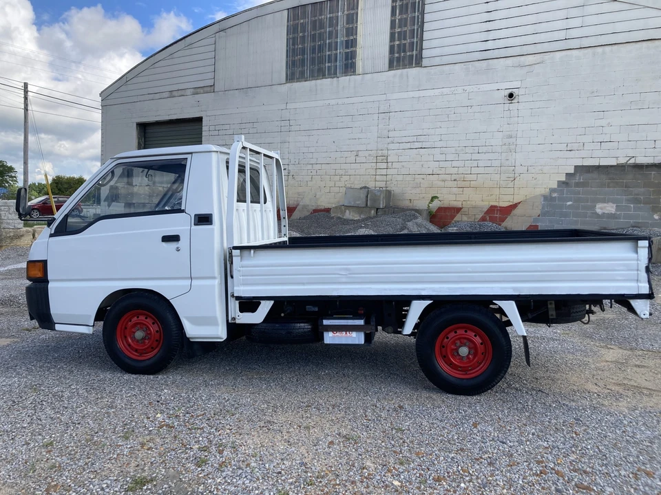 1996 Mitsubishi Delica 4th Gen - Image 17 of 31