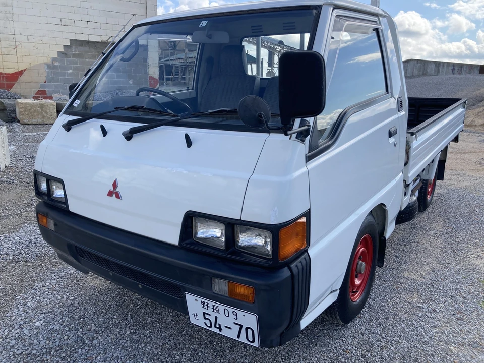 1996 Mitsubishi Delica 4th Gen - Image 6 of 31