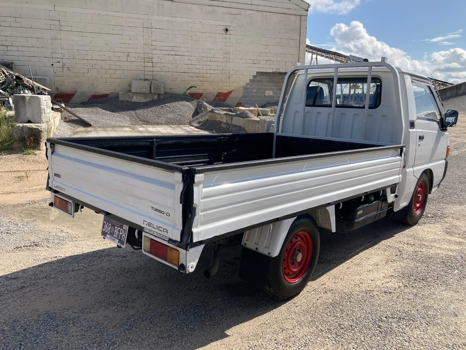 1996 Mitsubishi Delica 4th Gen - Image 12 of 31