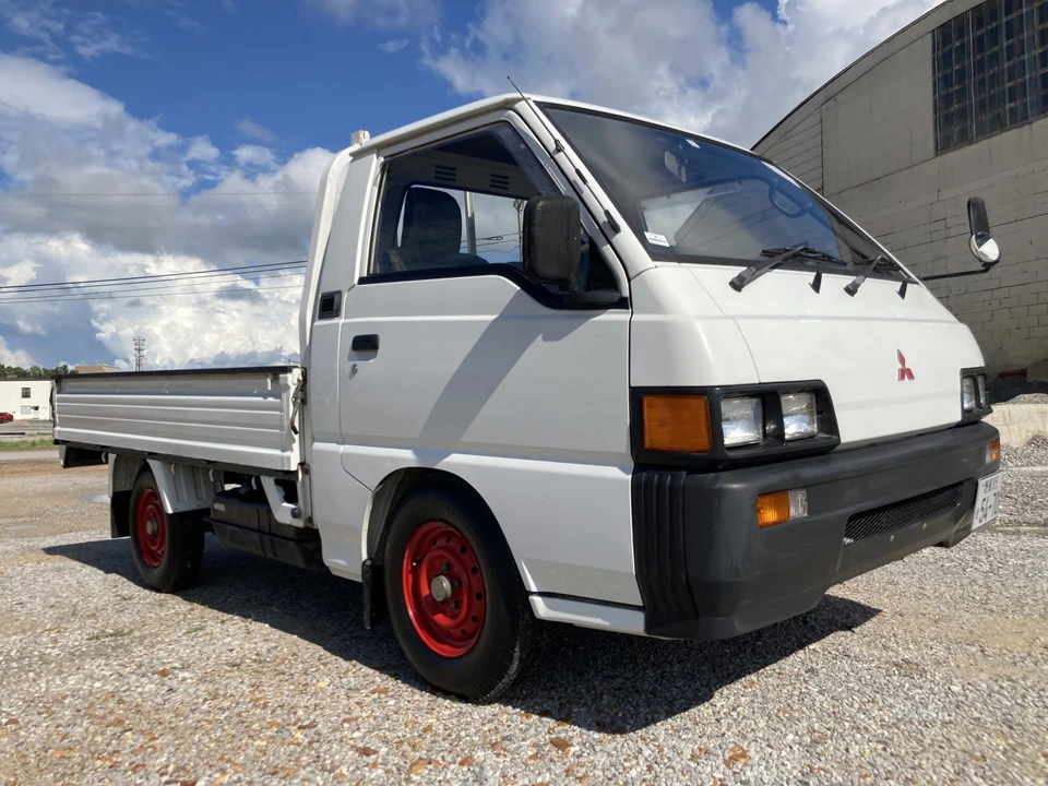 1996 Mitsubishi Delica 4th Gen - Image 9 of 31