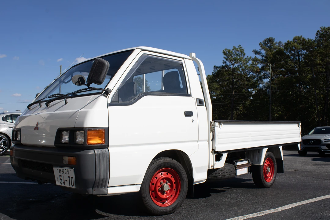 1996 Mitsubishi Delica 4th Gen - Image 3 of 30