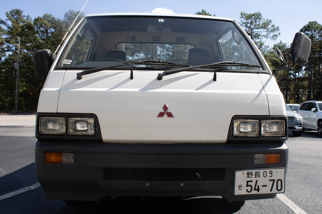 1996 Mitsubishi Delica 4th Gen - Image 9 of 30