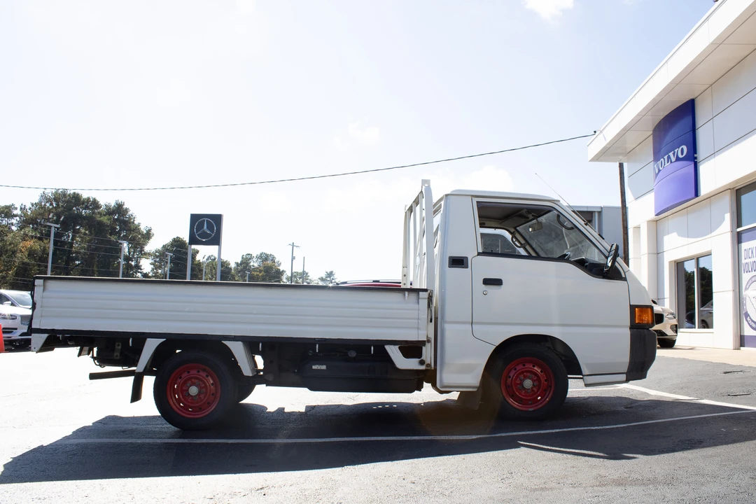 1996 Mitsubishi Delica 4th Gen - Image 6 of 30