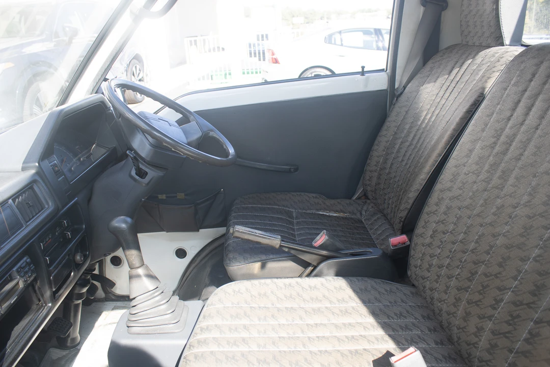 1996 Mitsubishi Delica 4th Gen - Image 14 of 30