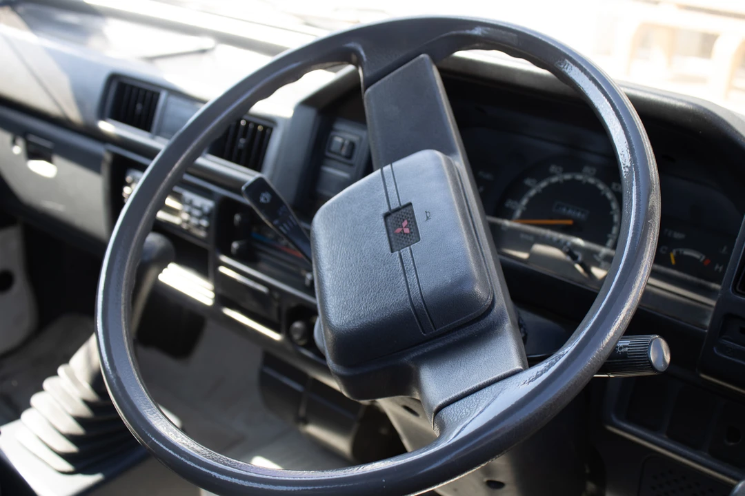 1996 Mitsubishi Delica 4th Gen - Image 18 of 30