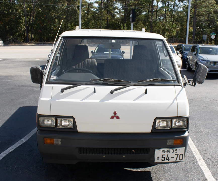 1996 Mitsubishi Delica 4th Gen - Image 8 of 30