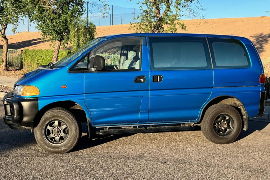 1996 Mitsubishi Delica 4th Gen - Image 7 of 31