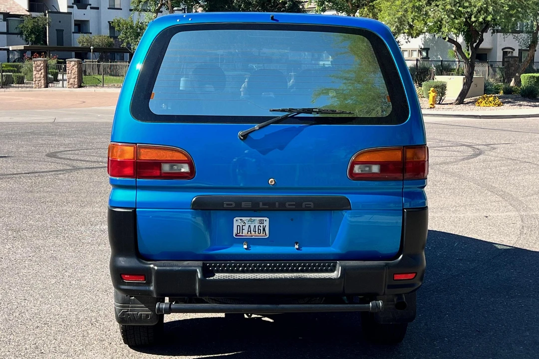1996 Mitsubishi Delica 4th Gen - Image 5 of 31