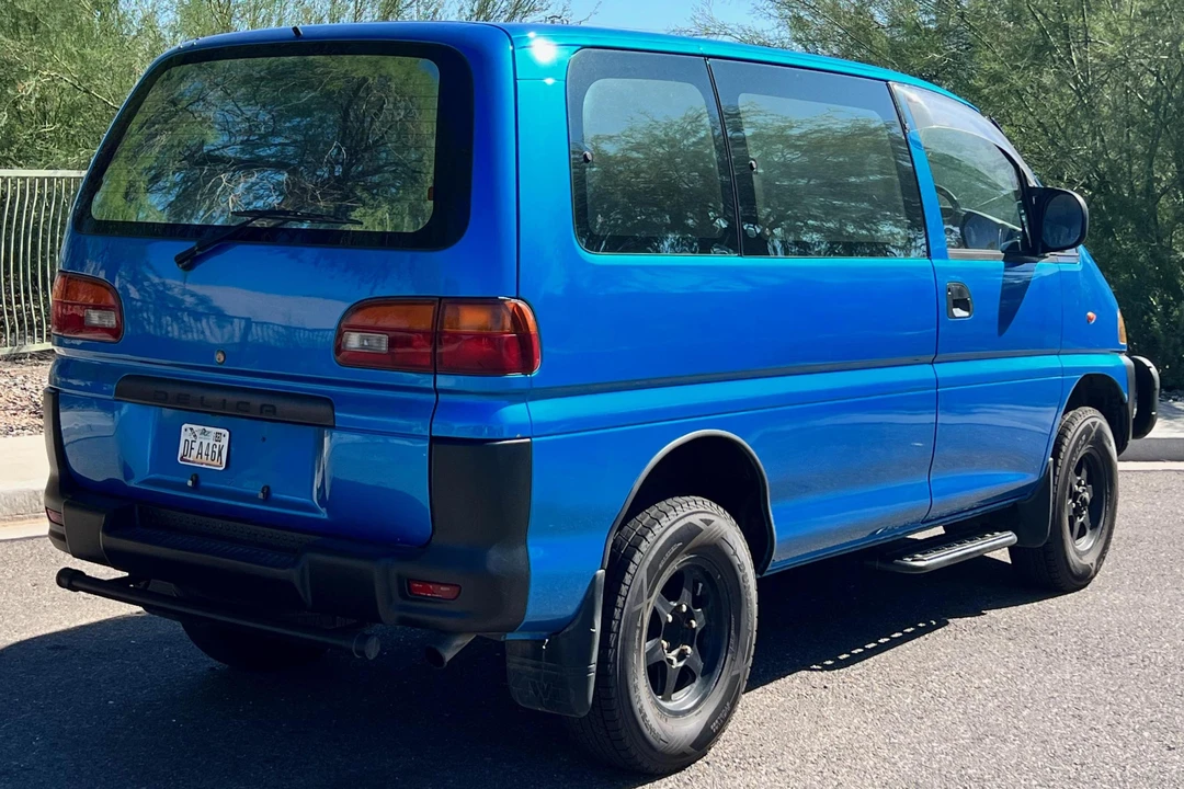 1996 Mitsubishi Delica 4th Gen - Image 4 of 31