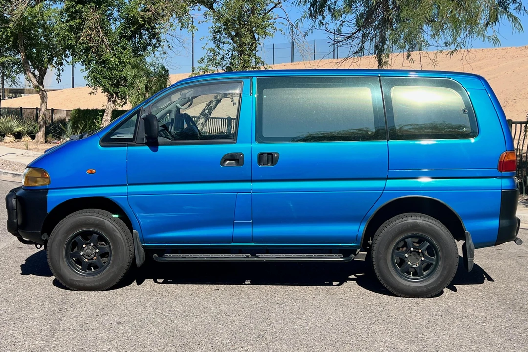 1996 Mitsubishi Delica 4th Gen - Image 8 of 31
