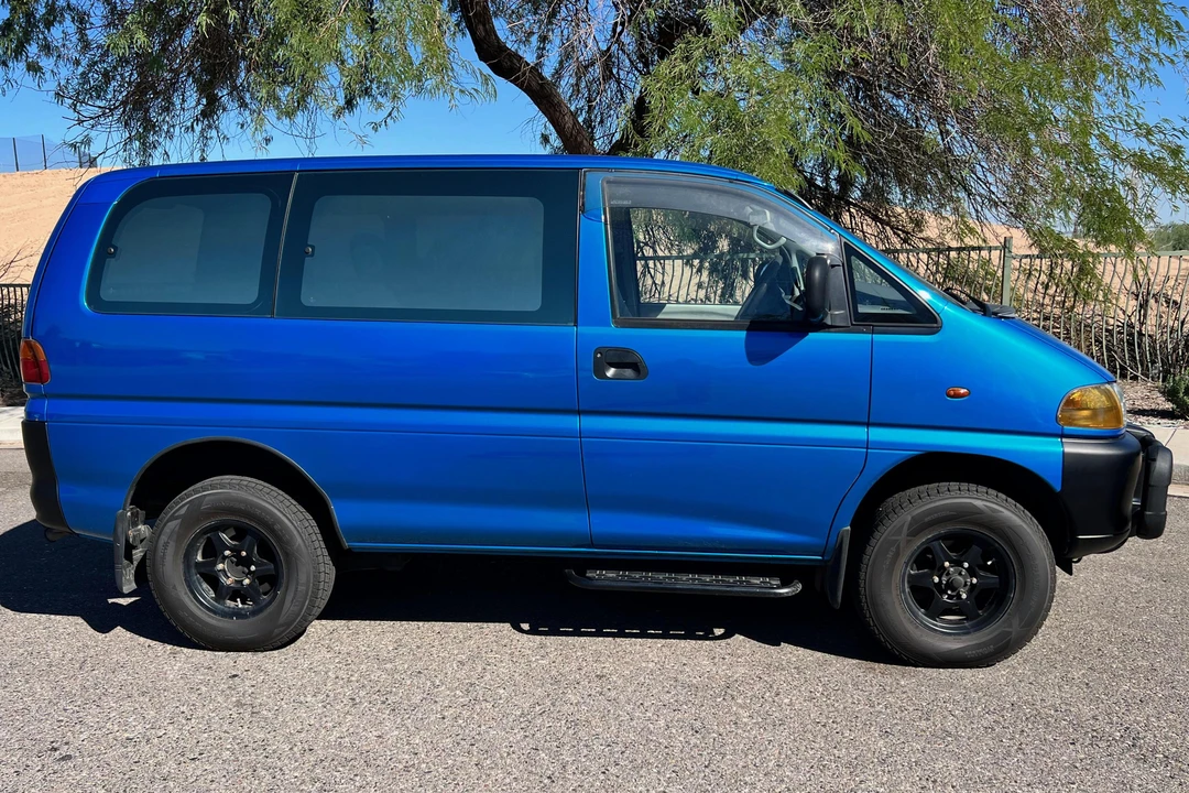 1996 Mitsubishi Delica 4th Gen - Image 3 of 31