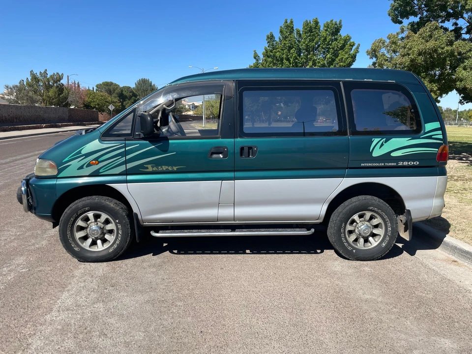 1996 Mitsubishi Delica 3rd Gen - Image 7 of 31