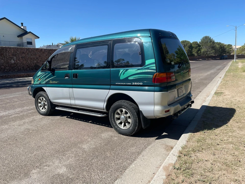1996 Mitsubishi Delica 3rd Gen - Image 8 of 31