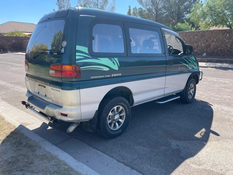 1996 Mitsubishi Delica 3rd Gen - Image 9 of 31