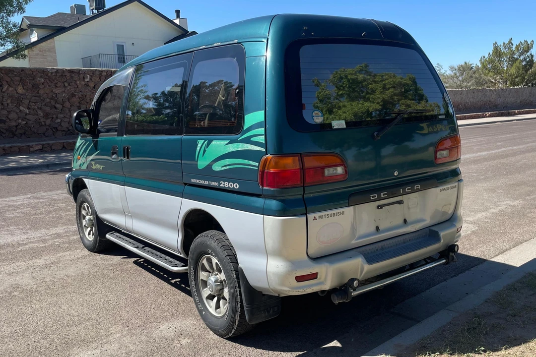 1996 Mitsubishi Delica 3rd Gen - Image 4 of 31