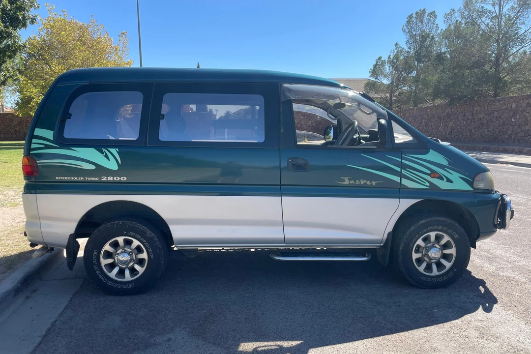 1996 Mitsubishi Delica 3rd Gen - Image 3 of 31