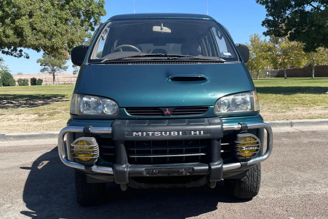1996 Mitsubishi Delica 3rd Gen - Image 2 of 31
