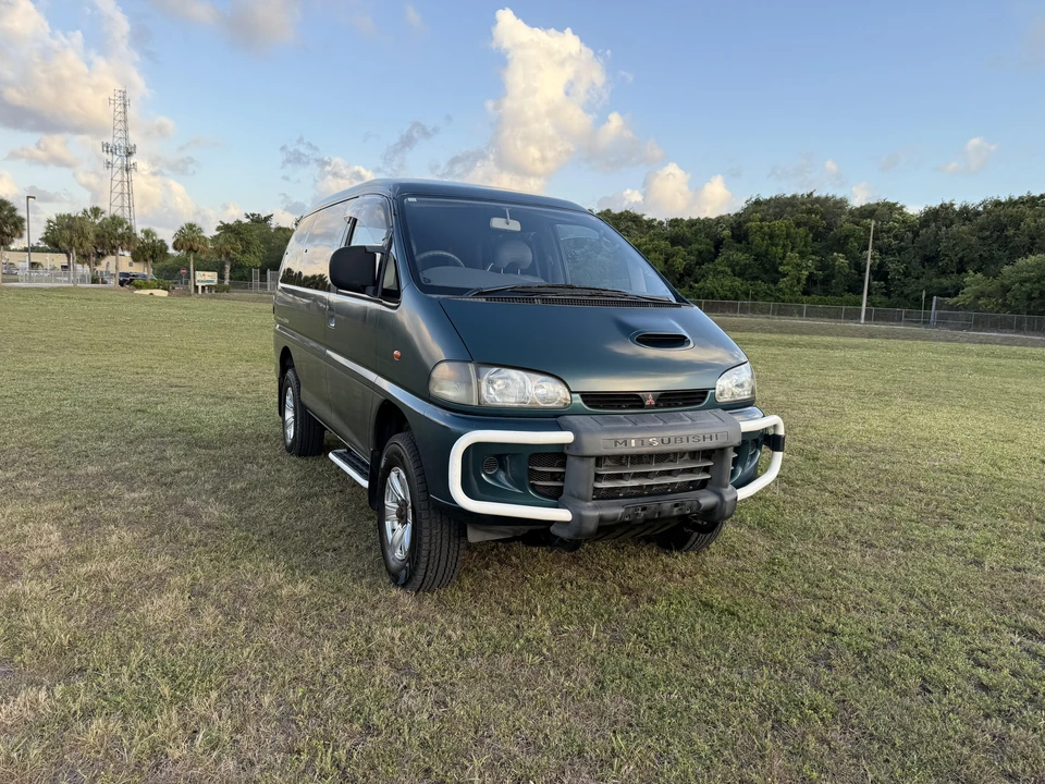 1996 Mitsubishi Delica 3rd Gen - Image 17 of 31