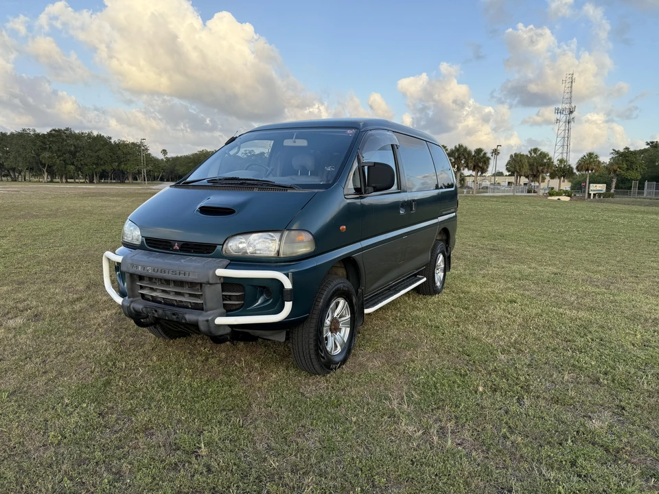 1996 Mitsubishi Delica 3rd Gen - Image 3 of 31