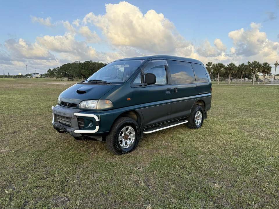 1996 Mitsubishi Delica 3rd Gen - Image 4 of 31