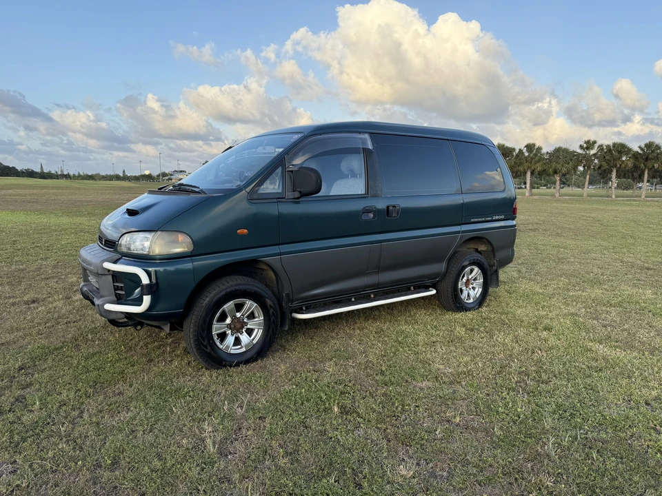 1996 Mitsubishi Delica 3rd Gen - Image 5 of 31