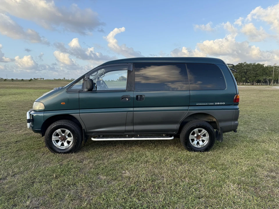 1996 Mitsubishi Delica 3rd Gen - Image 7 of 31