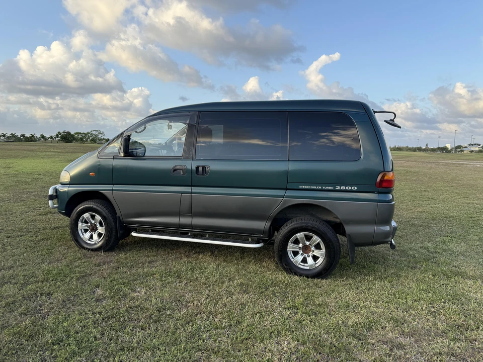 1996 Mitsubishi Delica 3rd Gen - Image 8 of 31