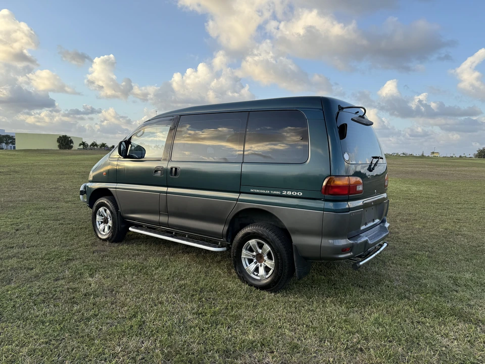 1996 Mitsubishi Delica 3rd Gen - Image 9 of 31